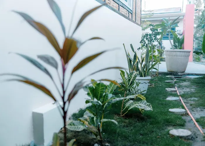 Gasthof Modern Bahay Kubo With Hot And Cold Shower Minglanilla